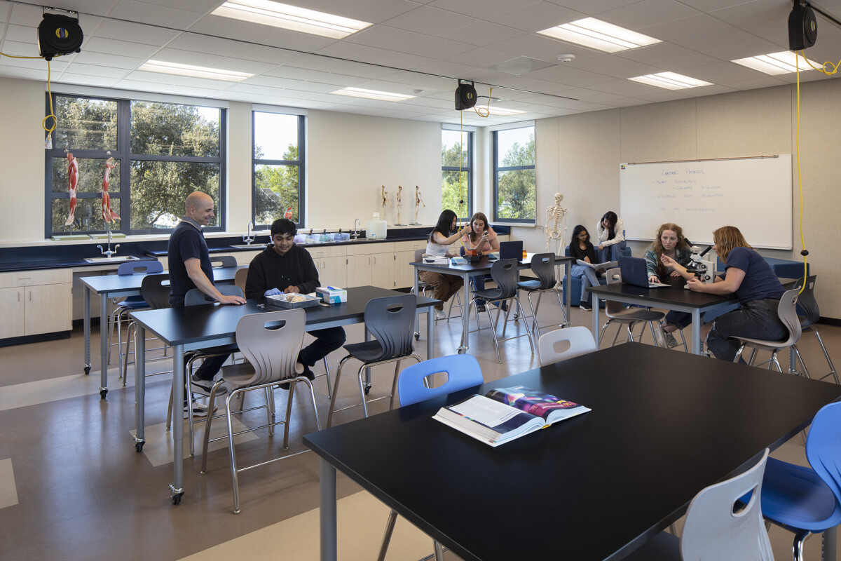 Foothill High School Classroom Building - Midstate Construction